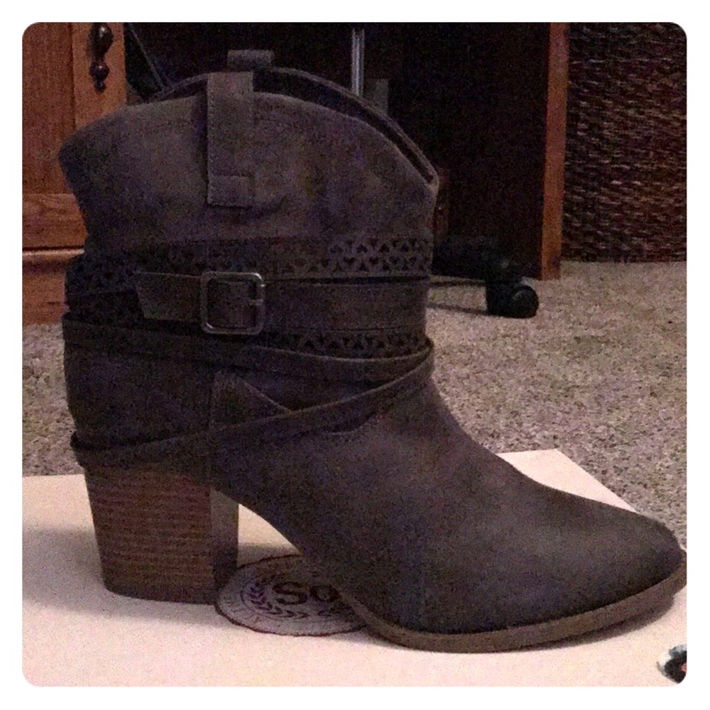 Ankle boots